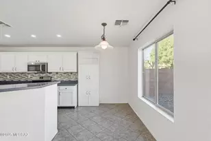 640 W Emerald Key Dr, Green Valley, AZ 85614 - Photo 12