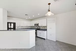 640 W Emerald Key Dr, Green Valley, AZ 85614 - Photo 16