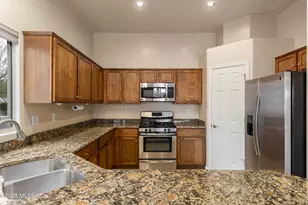 1440 W Bridalveil Pl, Tucson, AZ 85737 - Photo 14