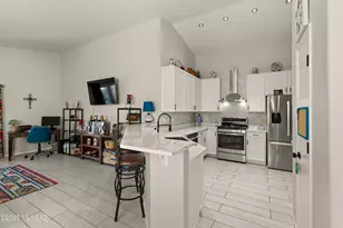 3264 S Thunder Chorus Rd, Tucson, AZ 85713 - Photo 8