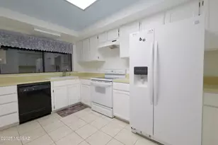 110 W Calle Melendrez, Green Valley, AZ 85614 - Photo 6