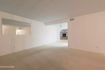 110 W Calle Melendrez, Green Valley, AZ 85614 - Photo 2