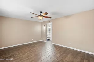 301 N Paseo De Los Conquistadores, Green Valley, AZ 85614 - Photo 18