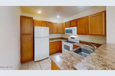 7604 E Callisto Circle #15, Tucson, AZ 85715 - Photo 2