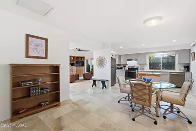 9812 E Skyview Drive, Tucson, AZ 85748 - Photo 6