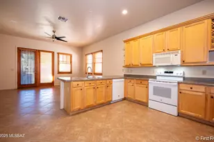 624 E 2nd St, Tucson, AZ 85705 - Photo 12