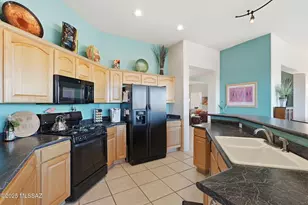 4717 S Fairfax Dr, Green Valley, AZ 85622 - Photo 12