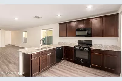6033 S Kirtley Drive, Tucson, AZ 85706 - Photo 8