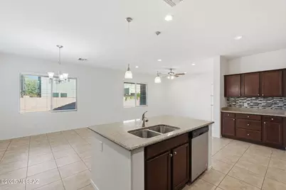 1021 E Lumber Jack Trail, Sahuarita, AZ 85629 - Photo 16
