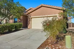 1021 E Lumberjack Trail, Sahuarita, AZ 85629 - Photo 2