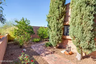 1961 W Ashbrook Dr, Tucson, AZ 85704 - Photo 2