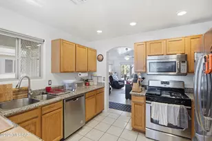 8807 E Mountain Spring Dr, Tucson, AZ 85747 - Photo 6