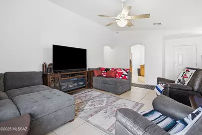 8807 E Mountain Spring Drive, Tucson, AZ 85747 - Photo 12