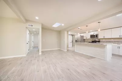 6533 E Calle Bellatrix, Tucson, AZ 85710 - Photo 4