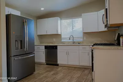 7465 E 20th Street, Tucson, AZ 85710 - Photo 8