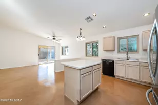 7023 W Sauceda Dr, Tucson, AZ 85743 - Photo 10