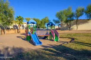 2081 W Cadbury Ct, Tucson, AZ 85713 - Photo 32