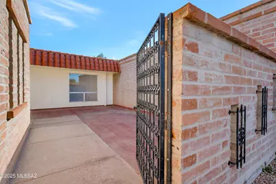 4206 N Limberlost Place, Tucson, AZ 85705 - Photo 2