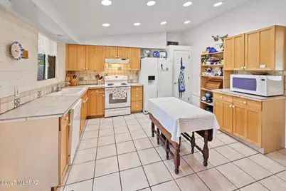 1812 N Arcadia Avenue, Tucson, AZ 85712 - Photo 8