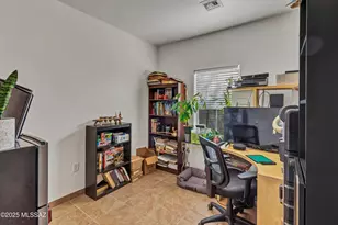 1999 W Bramburgh Ct, Tucson, AZ 85713 - Photo 12