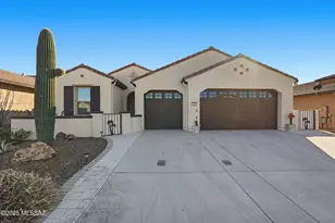 2504 E Josephine View Dr, Green Valley, AZ 85614 - Photo 1