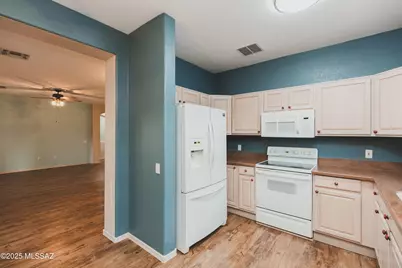 9469 N Twinkling Shadows Way, Tucson, AZ 85743 - Photo 16