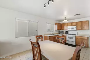682 W Amber Sun Dr, Green Valley, AZ 85614 - Photo 14