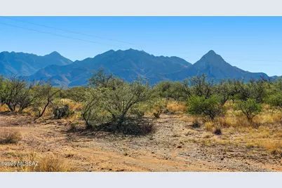 225 W Hawk Wy, Amado, AZ 85645 - Photo 6