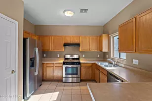 3642 E Drexel Manor Stravenue, Tucson, AZ 85706 - Photo 8