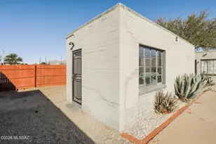 302 W Flores St, Tucson, AZ 85705 - Photo 8