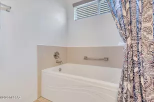 9091 N Ironwood Bluffs Ln, Tucson, AZ 85742 - Photo 18