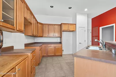 7649 S Pacific Willow Drive, Tucson, AZ 85747 - Photo 12