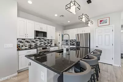 1297 E Basalt Drive, Green Valley, AZ 85614 - Photo 14