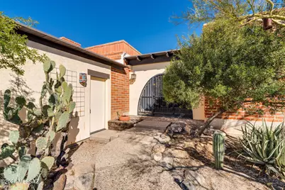 2551 E Cerrada Adelita, Tucson, AZ 85718 - Photo 2