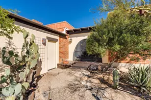 2551 E Cerrada Adelita, Tucson, AZ 85718 - Photo 2