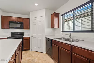 7888 S Golden Bell Drive, Tucson, AZ 85747 - Photo 8