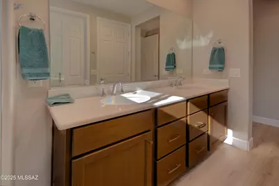 1915 N Banneker Lane, Green Valley, AZ 85614 - Photo 16