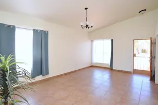 124 S Palace Gardens Dr, Tucson, AZ 85748 - Photo 14