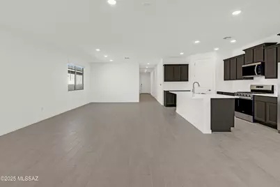 10112 S Arnold Ranch Court, Vail, AZ 85641 - Photo 2