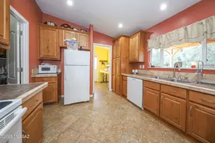 9301 W Bruce St, Tucson, AZ 85735 - Photo 8