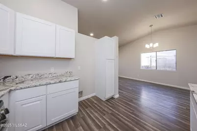 1801 W Great Oak Drive, Tucson, AZ 85746 - Photo 10