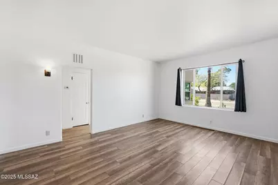 105 S Irving Avenue, Tucson, AZ 85711 - Photo 14