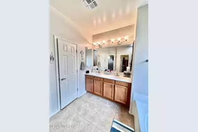 13704 E Via Valle De Lobo, Vail, AZ 85641 - Photo 24