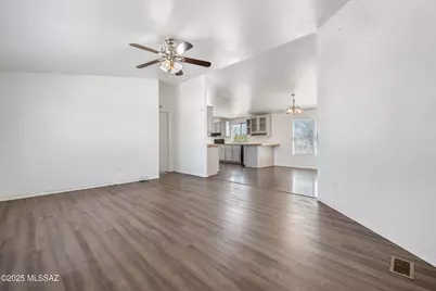 11745 S Kicking Horse Place, Vail, AZ 85641 - Photo 10