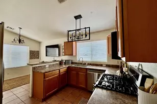 8000 W Mural Hill Dr, Tucson, AZ 85743 - Photo 14