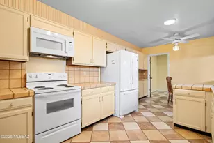 6807 E Dorado Ct, Tucson, AZ 85715 - Photo 14