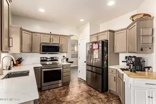 8022 S Fenway Dr, Tucson, AZ 85756 - Photo 4