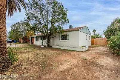 418 E Roger Road, Tucson, AZ 85705 - Photo 2
