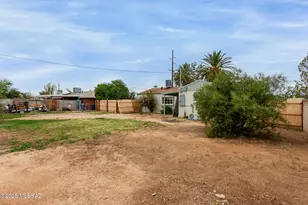 418 E Roger Rd, Tucson, AZ 85705 - Photo 20