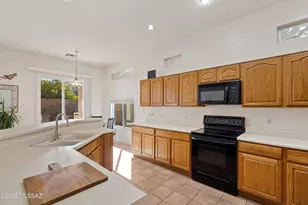 333 W Continental Vista Pl, Green Valley, AZ 85614 - Photo 10